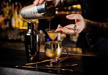 How to Master the Art of Mixology